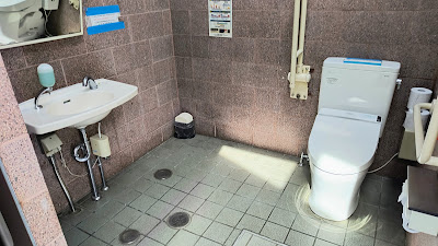 24時間トイレは多目的トイレが2室。