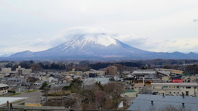 道の駅から見える岩手山。迫力がありました。