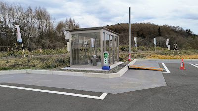 駐車場の一番奥には喫煙所もありました。