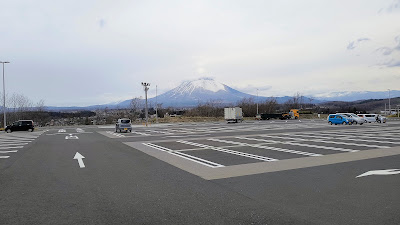駐車場から見える岩手山。