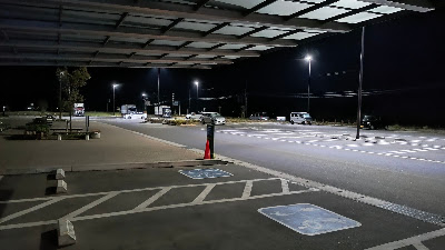 夜間の駐車場（東側）の様子
