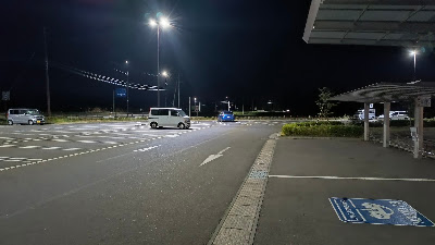 夜間の駐車場（西側）の様子
