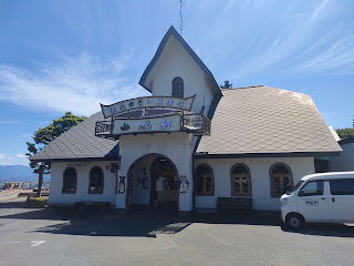 記念館に隣接する「注文の多い料理店 山猫軒」。賢治の童話をテーマにしたレストラン。