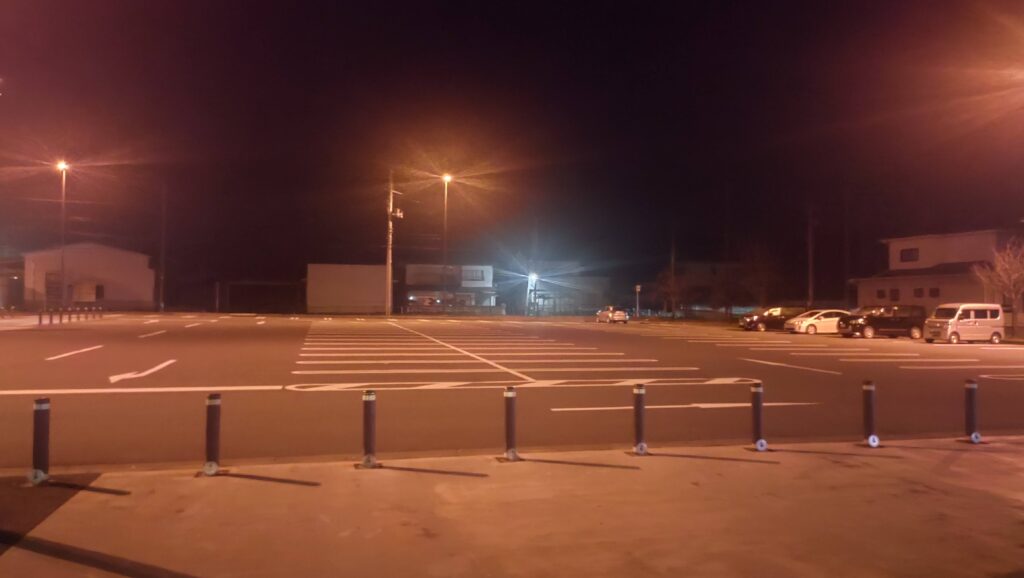 平日夜間の第1駐車場の様子。
