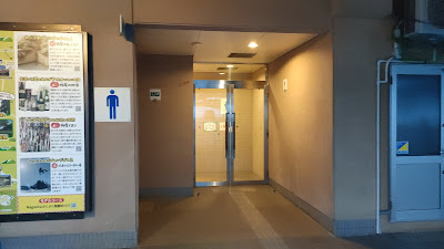 男子トイレ入口