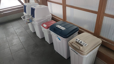 燃えるゴミ用のゴミ箱の設置あり