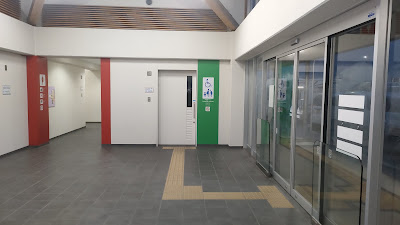 多目的トイレ、女子トイレ入り口