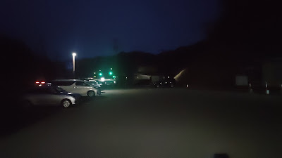 白馬方面寄り（北側）の駐車スペース。夜間は1〜2台のみでした
