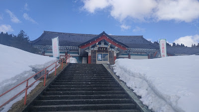 売店付近ではK-POPが大音量で流れていました。