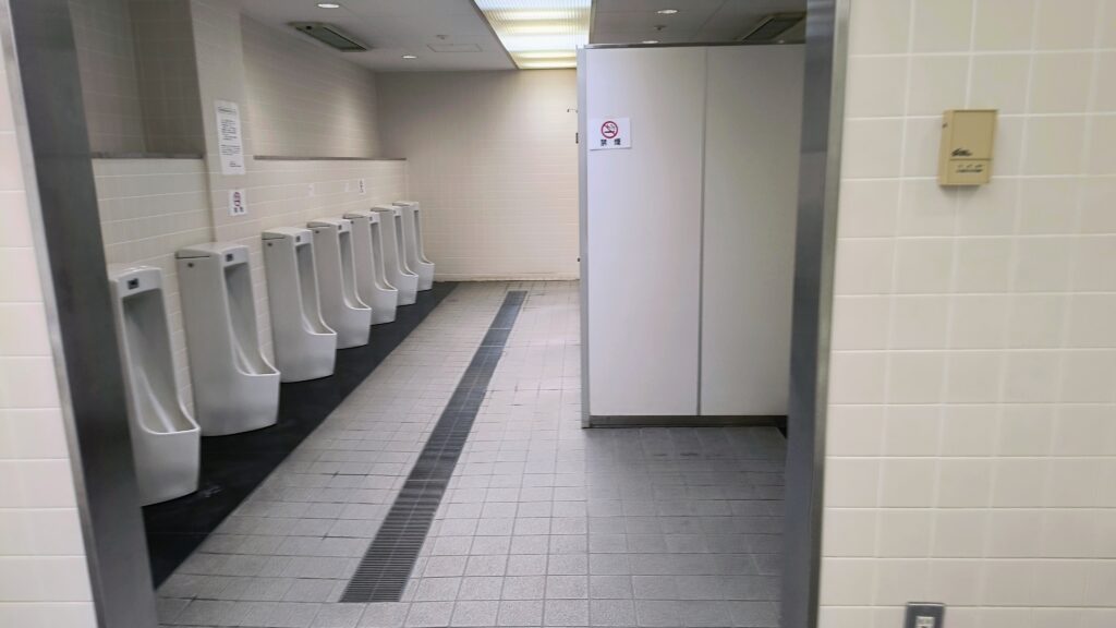 男子トイレ小便器