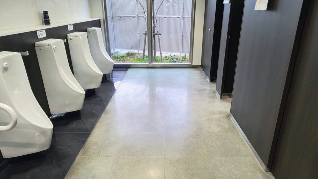 男子トイレ室内の様子。
