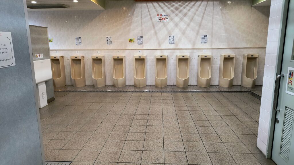 男子トイレ小便器