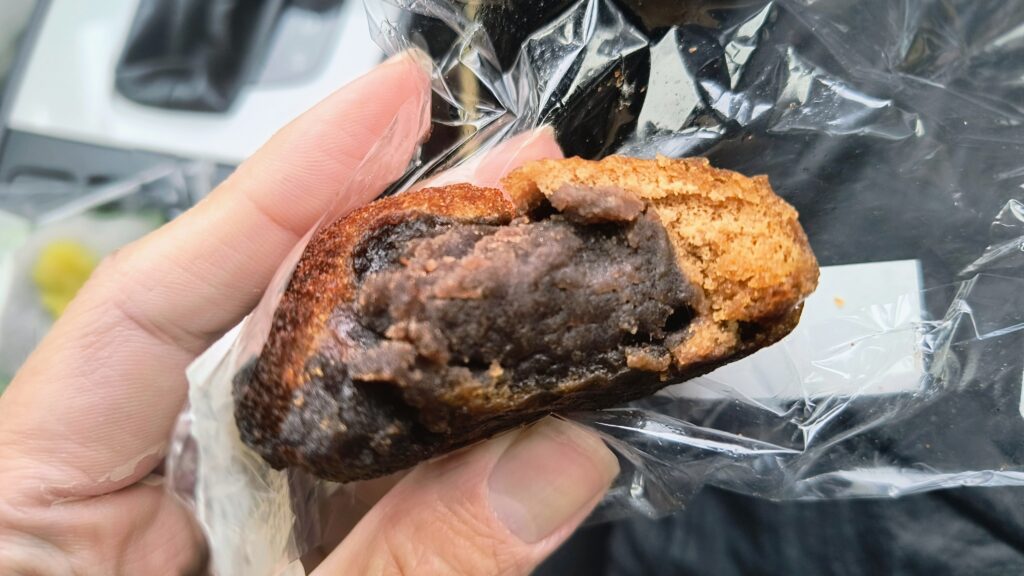 かりんとう饅頭。あんこたっぷりでおいしかったです。