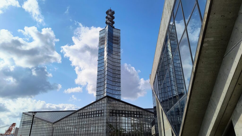 ポートタワーセリオン外観