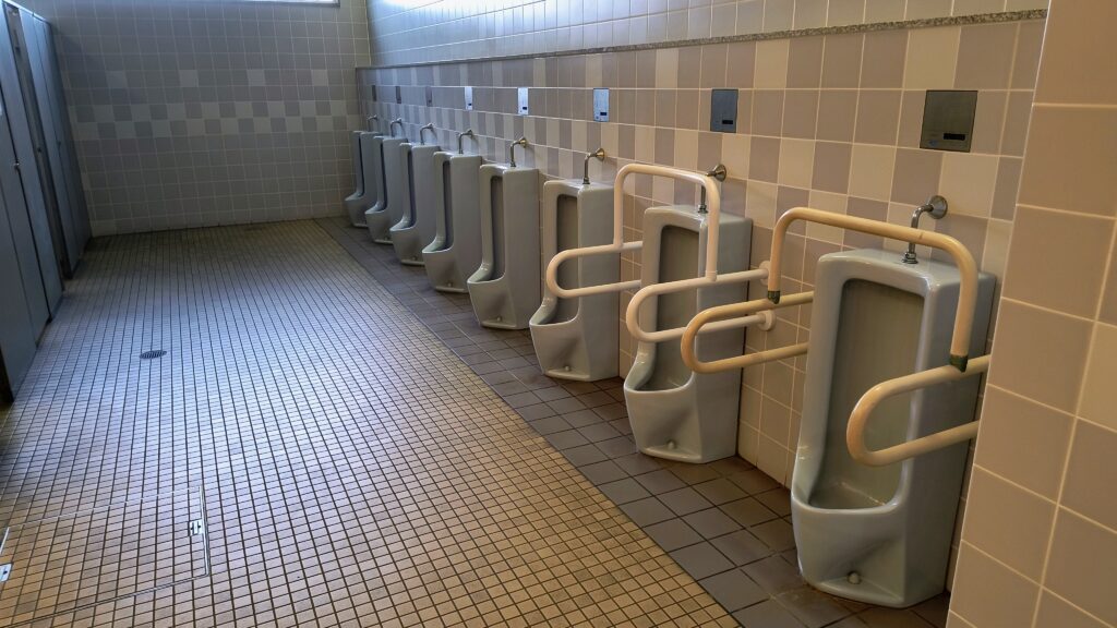 男子トイレ小便器