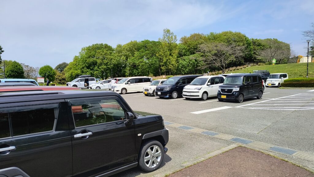 こちらは少し奥のほうにある駐車エリア。