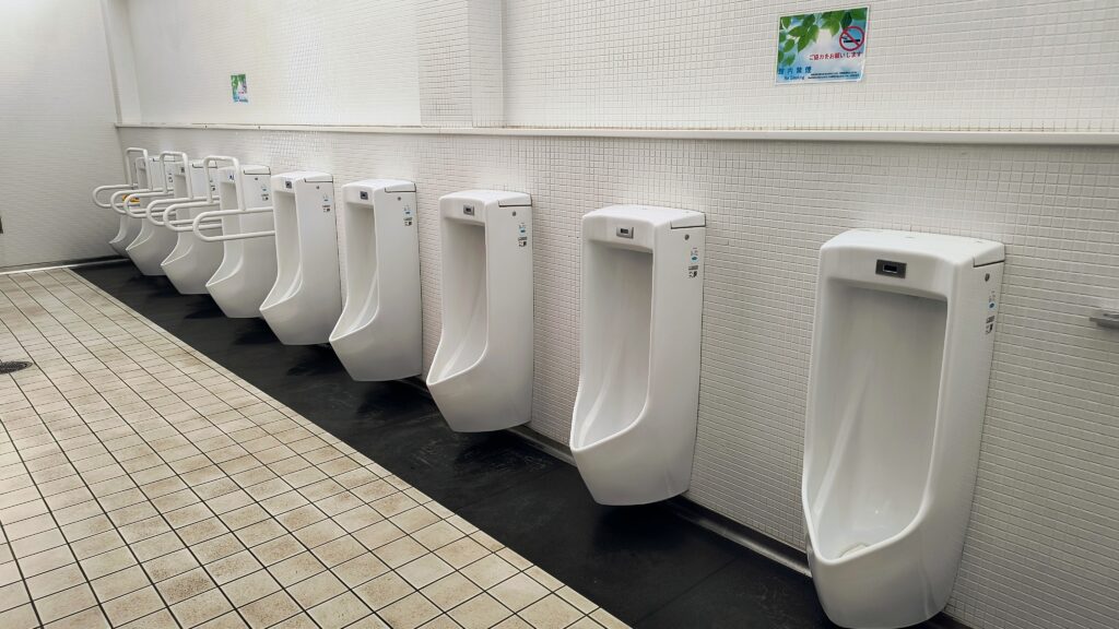 男子トイレ小便器
