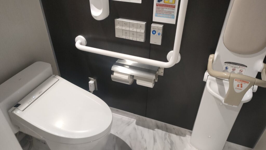 ウォシュレット完備。