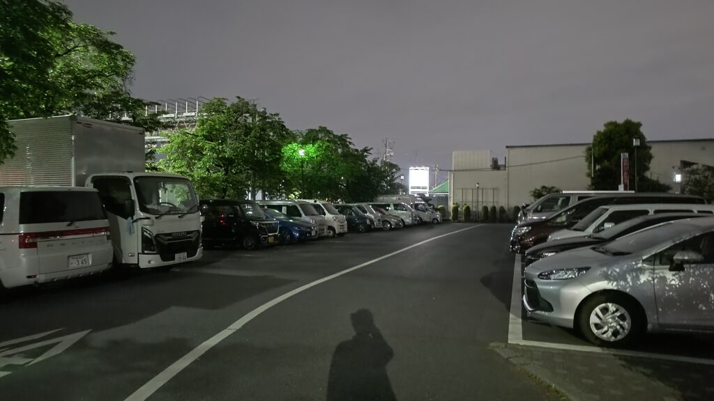 第1駐車場。訪問時は2台分スペースが空いていたので停めることができました。