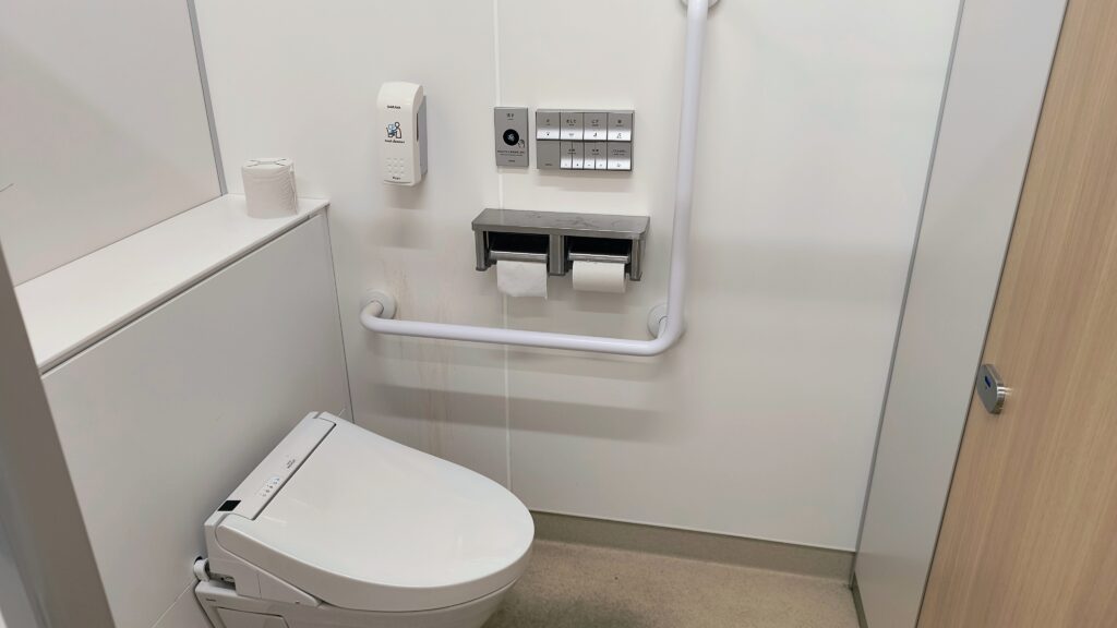 ウォシュレット完備です。