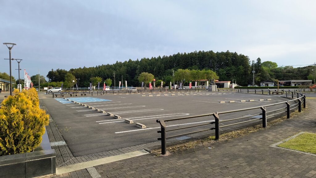 日中の駐車場の様子
