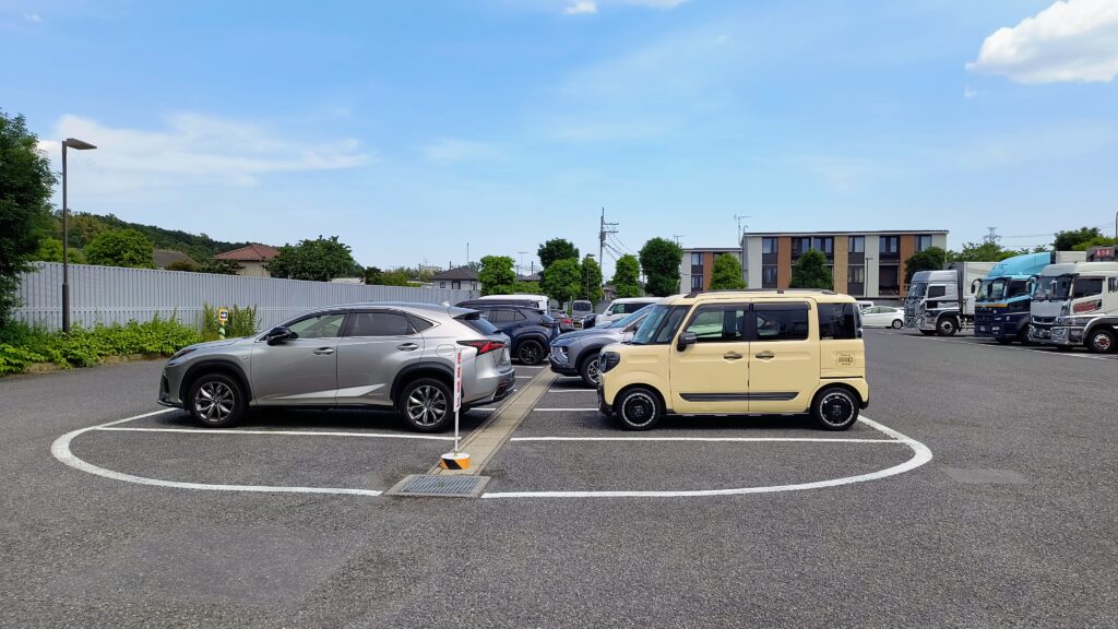 第2駐車場の様子。第1駐車場よりは余裕があります。