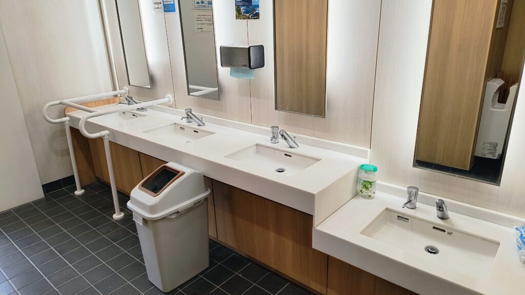 観光物産交流館(北側)男子トイレ洗面台