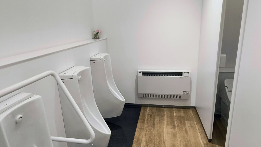 男子トイレ小便器