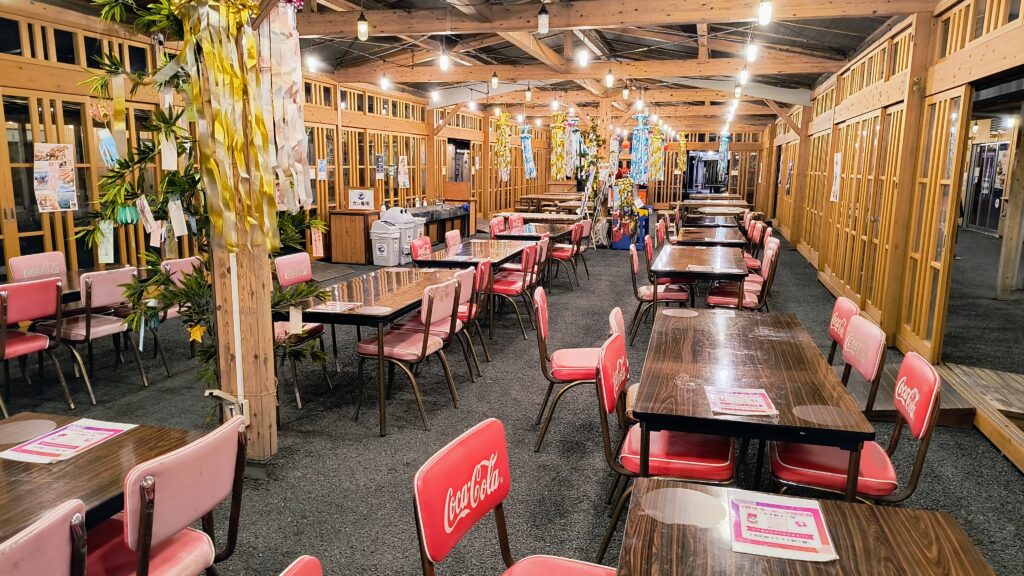 商店街中央付近にあるイートインコーナー