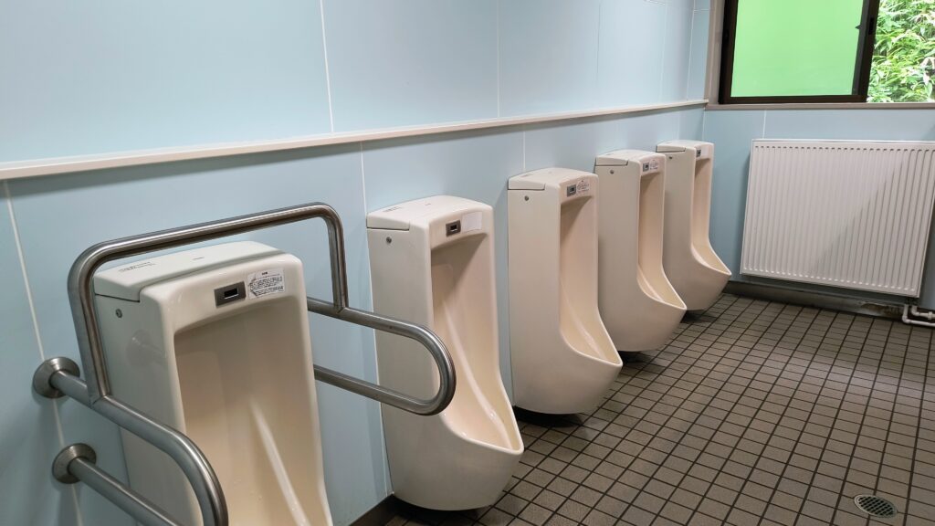 男子トイレ小便器