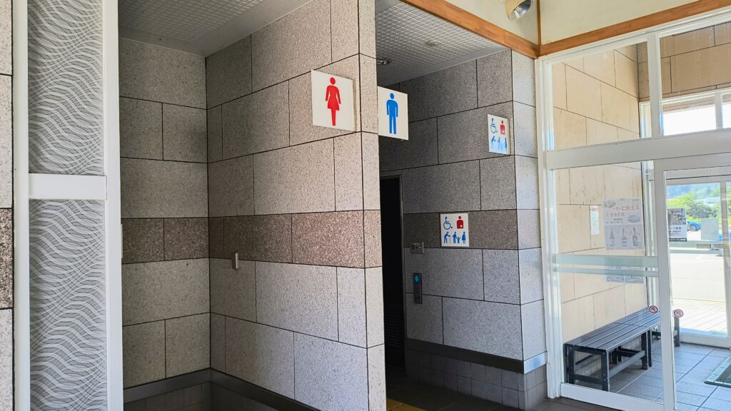 トイレ入り口
