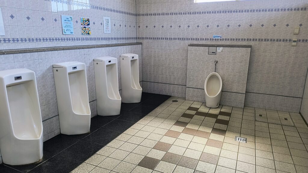 男子トイレ小便器