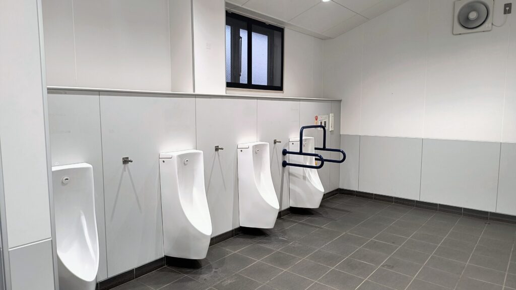 男子トイレ小便器