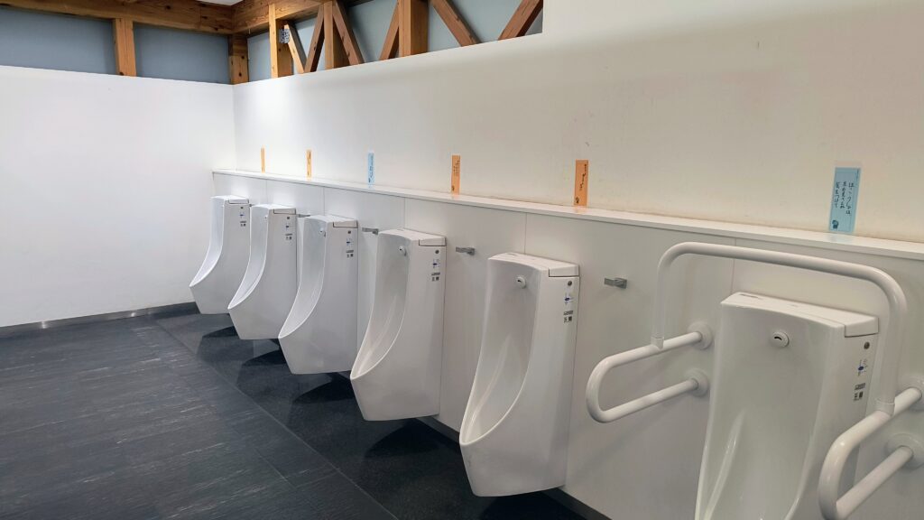 男子トイレ小便器