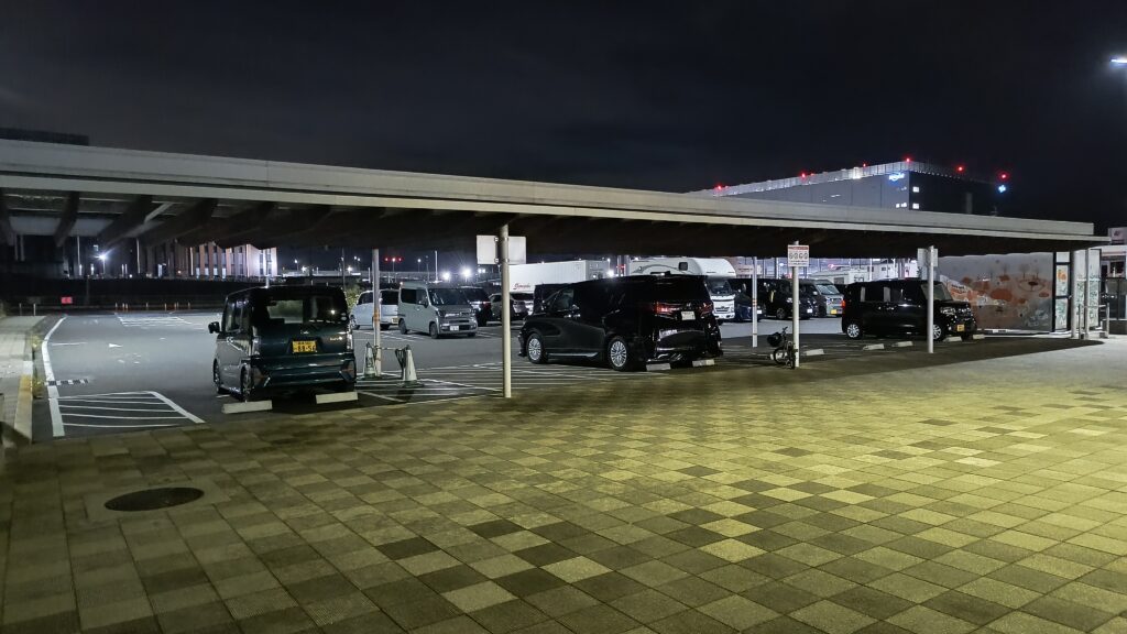 夜間の駐車場（思いやり駐車場）