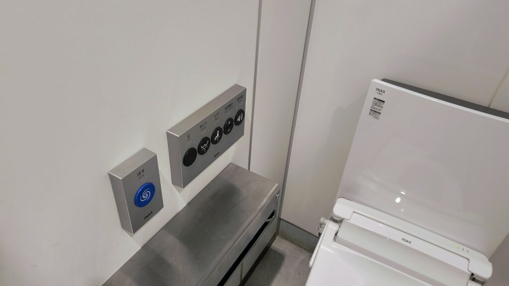 どちらのトイレもウォシュレット完備です。