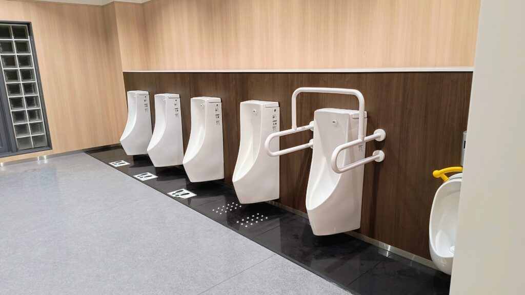 男子トイレ小便器
