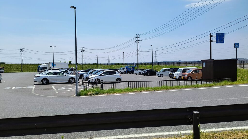 昼間の駐車場の様子